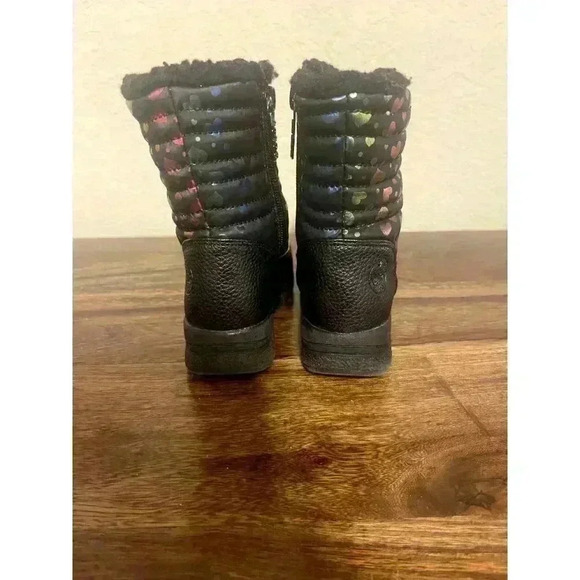Totes Winter Snow Boots Toddler 8 Black Faux Leather Faux Fur Rainbow Hearts - Picture 8 of 8